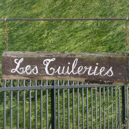 Les Tuileries Bed & Breakfast Ponteyraud ภายนอก รูปภาพ